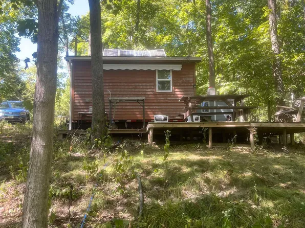 22207 Spruce St, Bernard, IA 52032