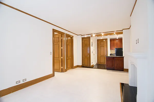 Rented by WAM Partners - William Moses Co. | media 16