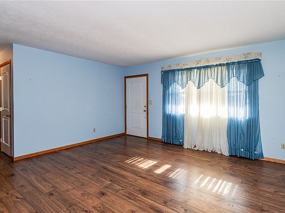 5th image of 1480 Oshaughnesy Dr