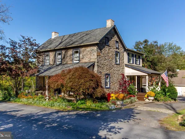 2845 Grouse Ln, Riegelsville, PA 18077