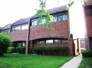 916 S May St, Chicago, IL 60607