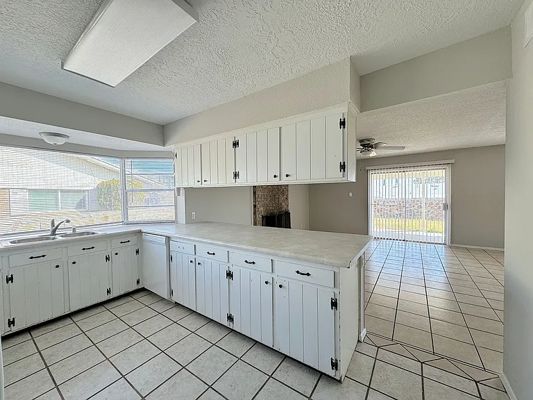 10200 Galahad Way — Photo 9