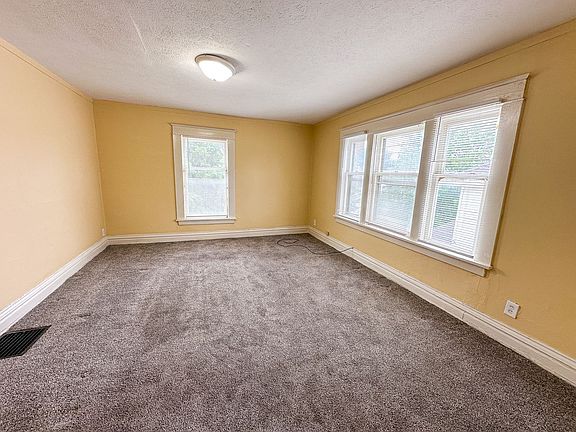 2nd image of 465 Howard St SE #467