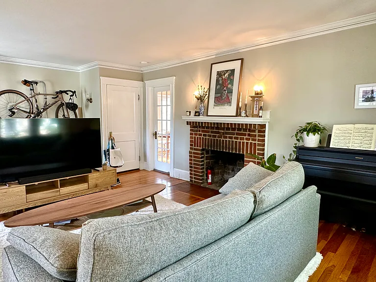 13 Fairview Ave — Photo 3