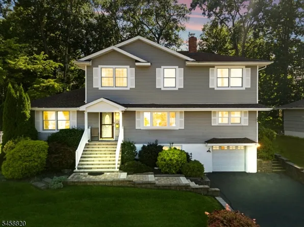 172 Rafkind Rd, Bloomingdale Boro, NJ 07403