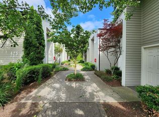 Prestige Townhomes: Stylish 2-Bedroom Living in the Heart of Puyallup, Puyallup, WA 98372