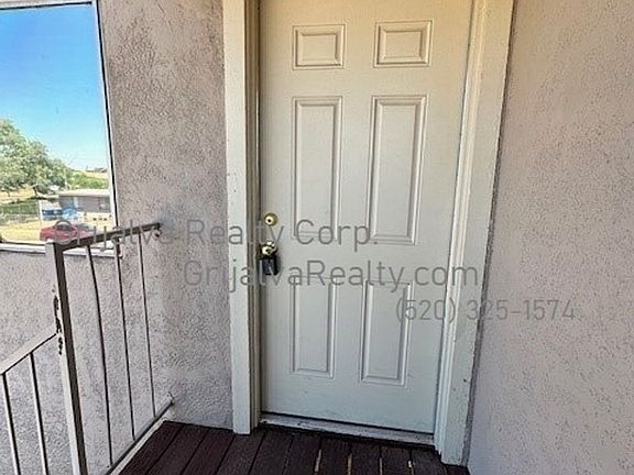 2nd image of 3809-3815 S Queen Palm Dr #3813