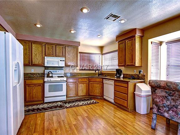 2nd image of 3029 Yankee Clipper Dr #0