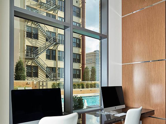 Aris Market Square Business 2