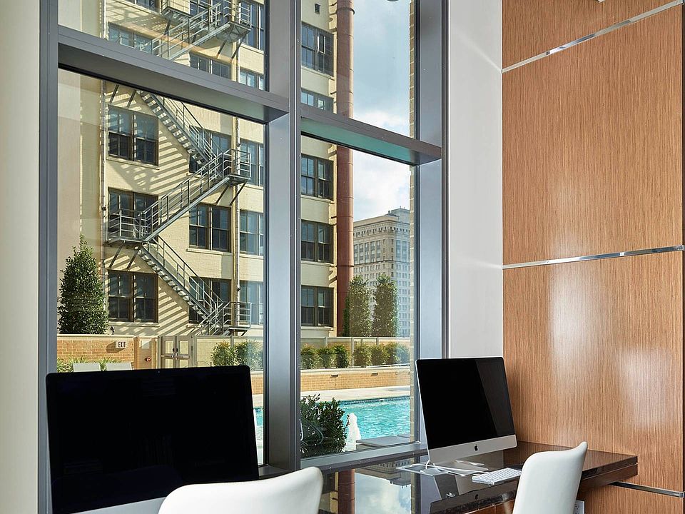 Aris Market Square Business 2