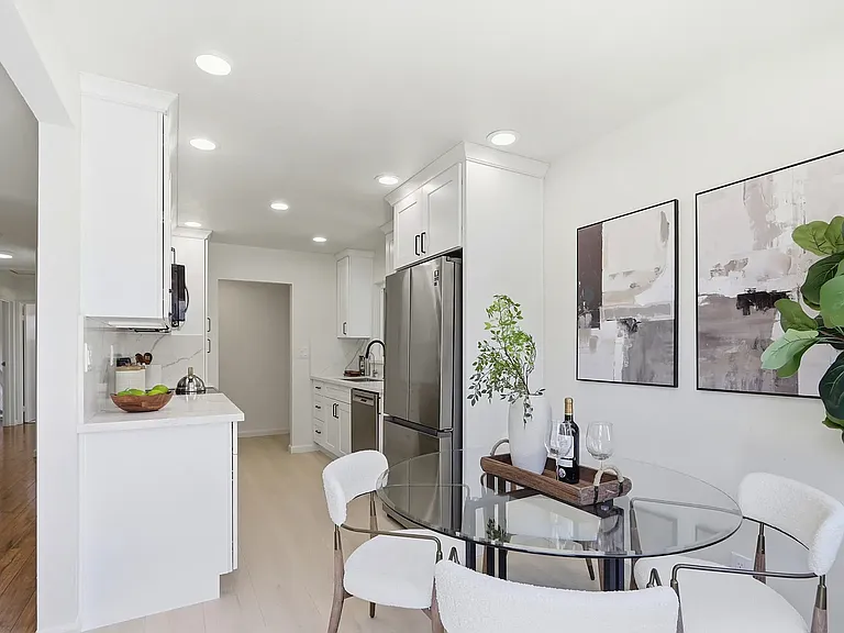 1058 Denver Dr — Photo 3