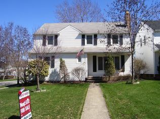 1179 Brainard Rd, Lyndhurst, OH 44124