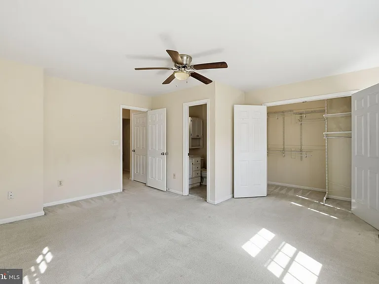 6012 Crown Royal Cir — Photo 17