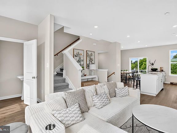 5th image of 342 Mingo Way