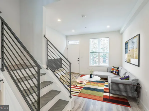 1526 W Seybert St, Philadelphia, PA 19121