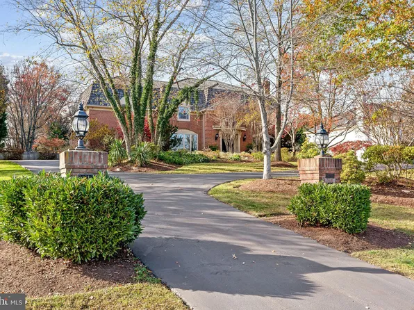 10720 Stapleford Hall Dr, Rockville, MD 20854