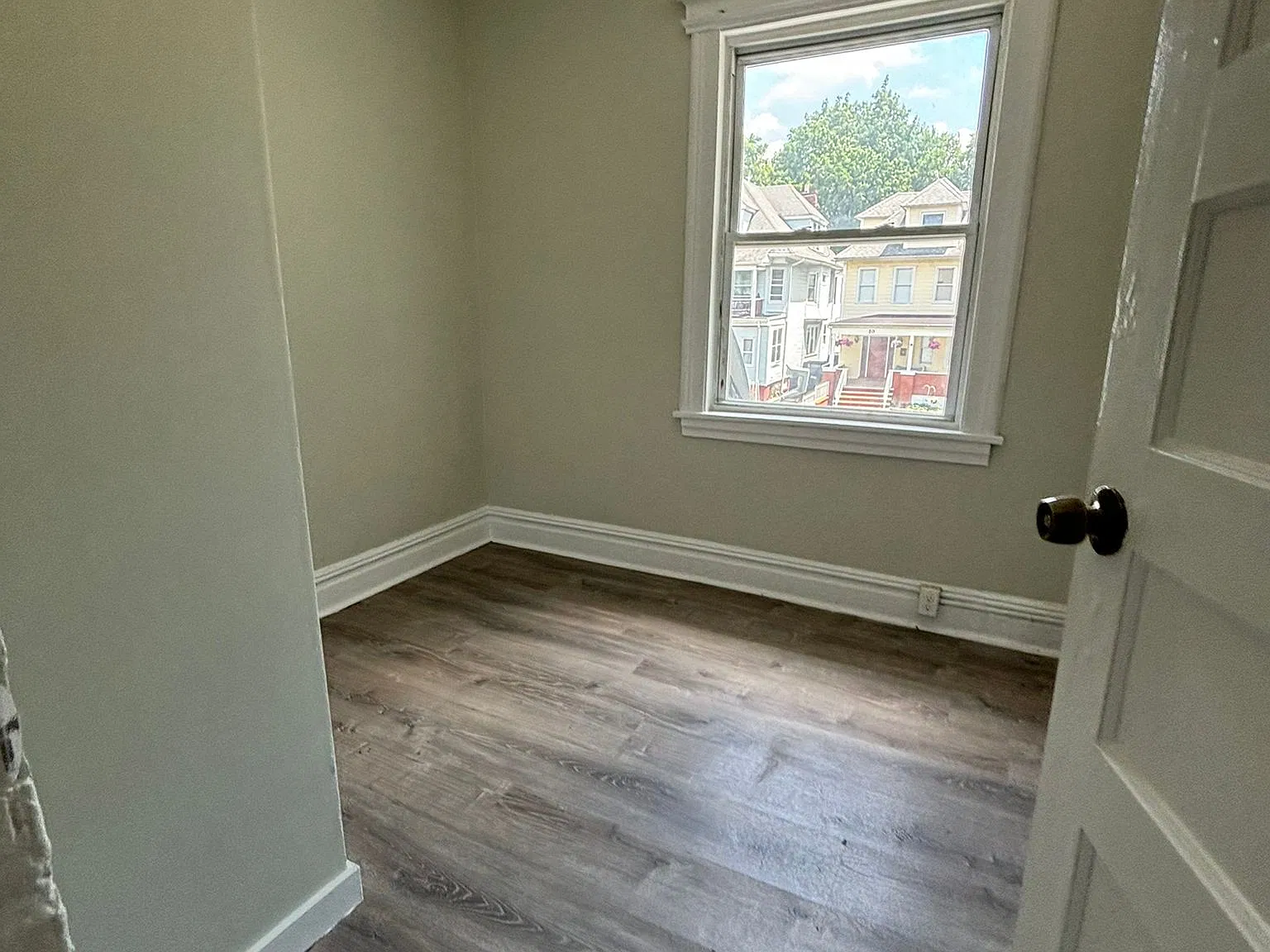 15 Davis Ave — Photo 4