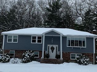 1 Carriage Way, North Reading, MA 01864