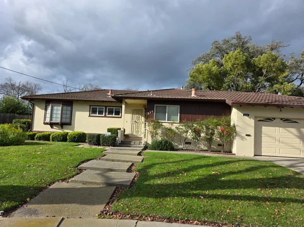239 E Pearl Ave #A, Stockton, CA 95207