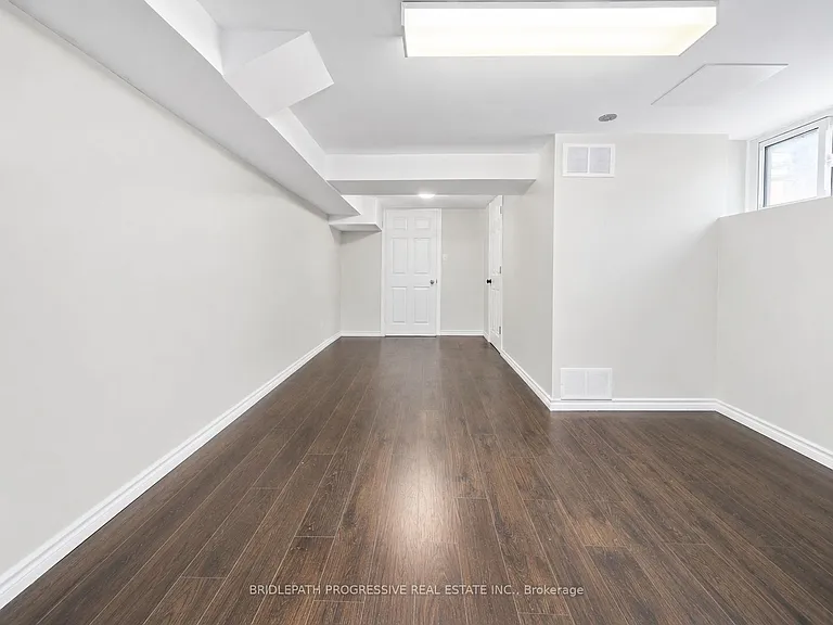 621 Wychwood St — Photo 7