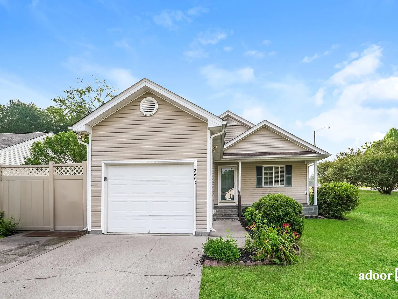 3 bed, 2.0 bath, 1276 sqft, $1,745 — Photo 1