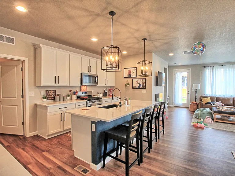 8961 Birch Run Dr — Photo 6