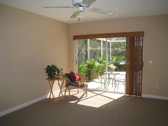 4th image of 1560 SW Waterfall Blvd