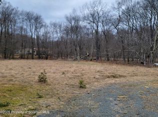 59 Coleman Ct, Gouldsboro, PA 18424