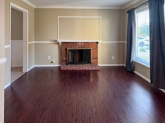 Formal living/dining room