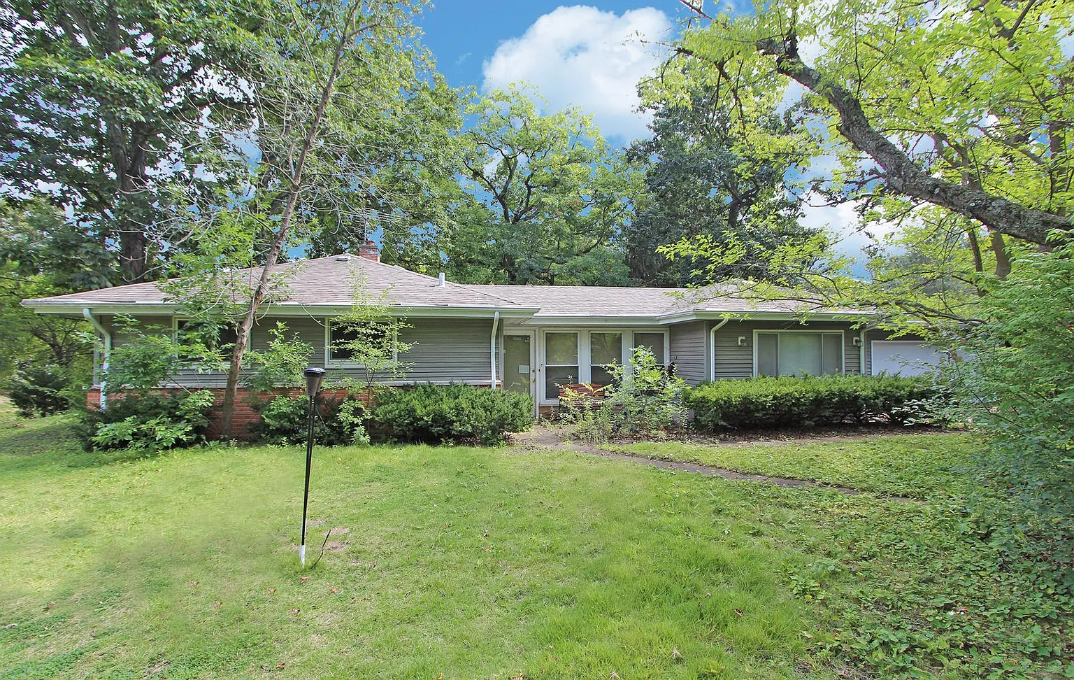 264 West Ln photo 1