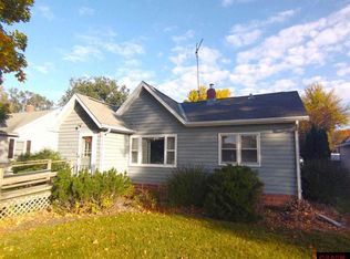 212 Burnside St SE, Sleepy Eye, MN 56085