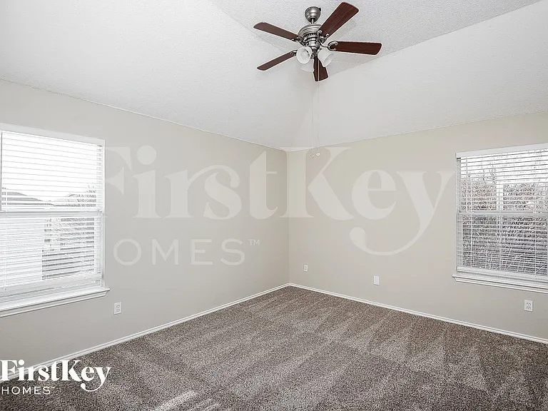 4713 Palm Ridge Dr — Photo 8