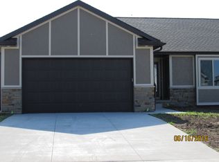 1304 Autumn Rd, Hickman, NE 68372