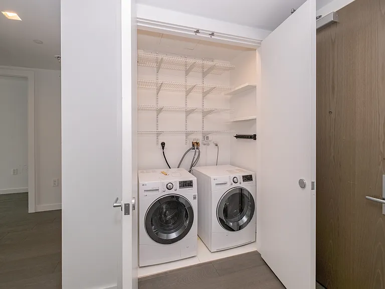 One Park Condos — Photo 16