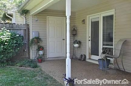 3rd image of 2311 Fairfax Ln