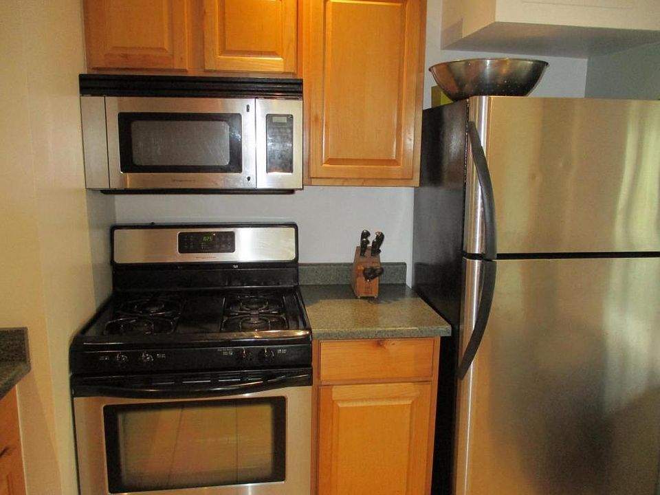 2nd image of 1636 E 10th St #1