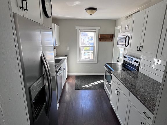 3rd image of 118 Johnson Ave