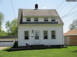 9463 Crestwood Rd, Parma Heights, OH 44130