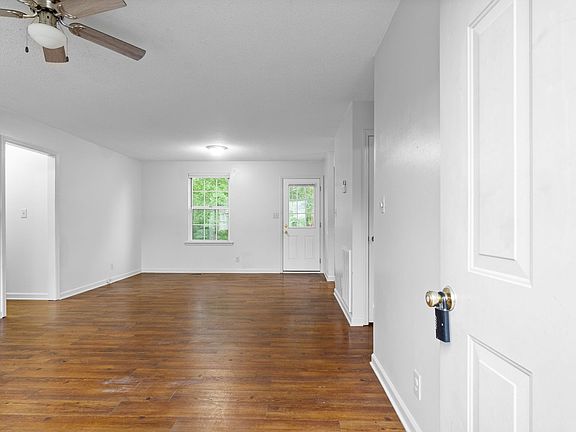 4th image of 1907 Roan Dr