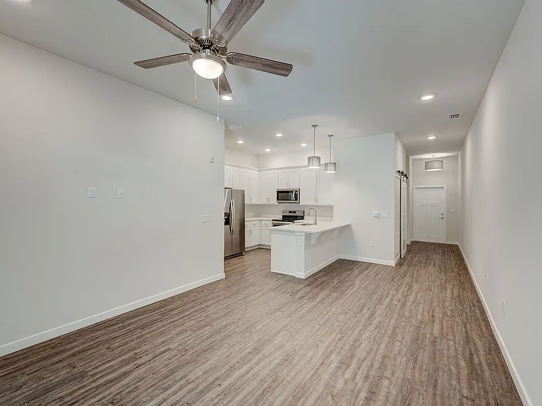 Metro 39 Apartments — Photo 10