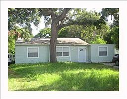 5th image of 312 E Althea Ave