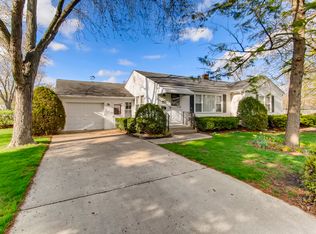 140 W Goebel Dr, Lombard, IL 60148