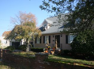 8 Selwyn Rd, Randolph, MA 02368