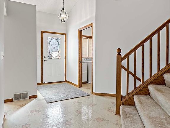 4th image of 2950 Overlook Ave N