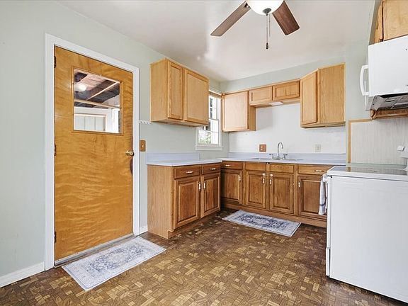 5th image of 536 Connor Dr