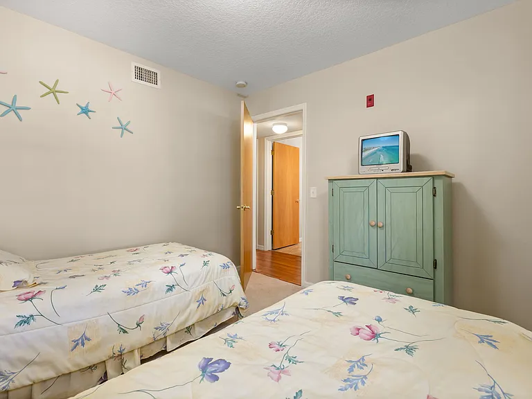 8707 Knightsbridge Ct #B — Photo 26
