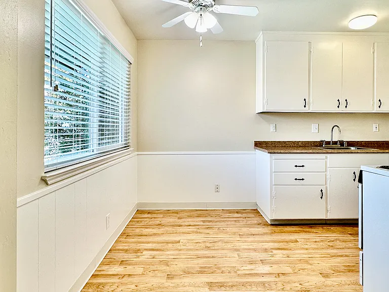 Garden Glen Apartments — Photo 21