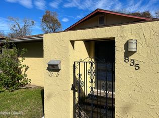 833/835 Grove Ave, Daytona Beach, FL 32117
