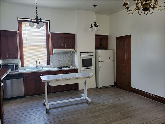 2nd image of 1022 One 2 B Harmony St