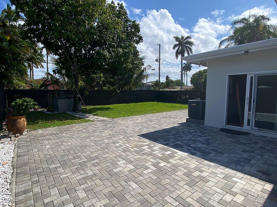 2nd image of 615 SW 3rd St